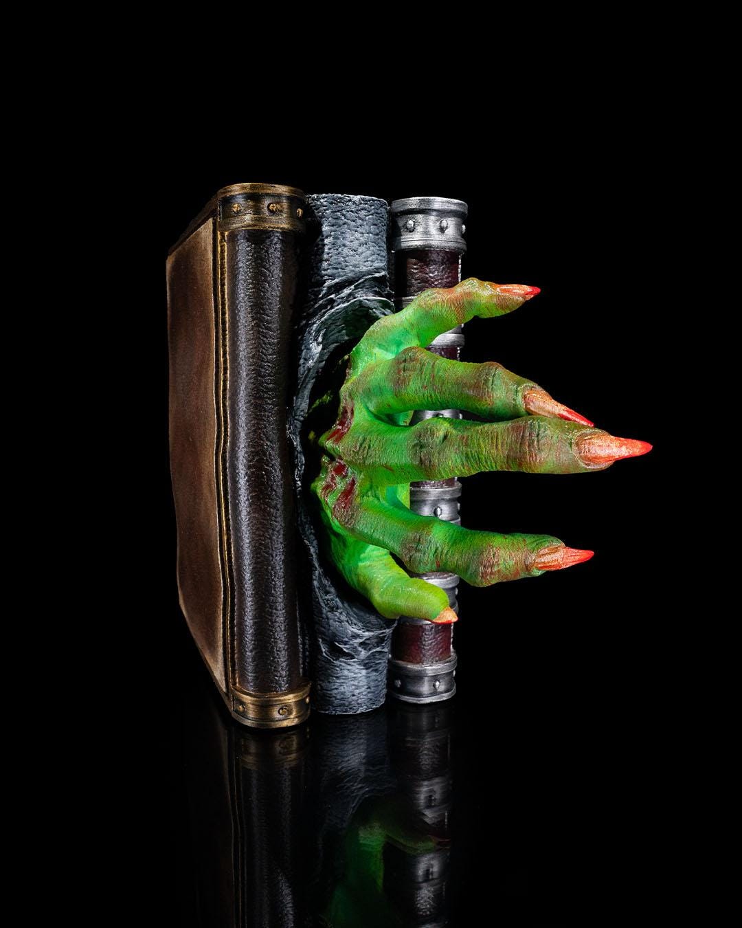 Creeping Out Book Nook