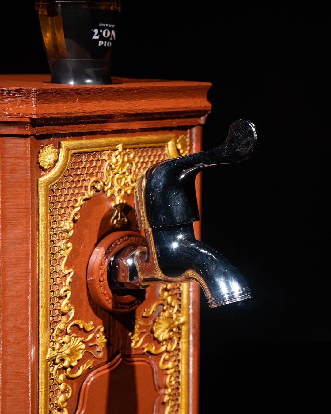 Classic Bottle Dispenser