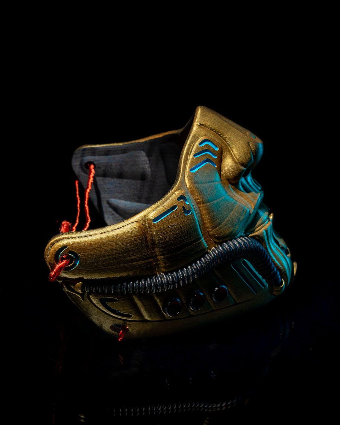 Metropolis Mask