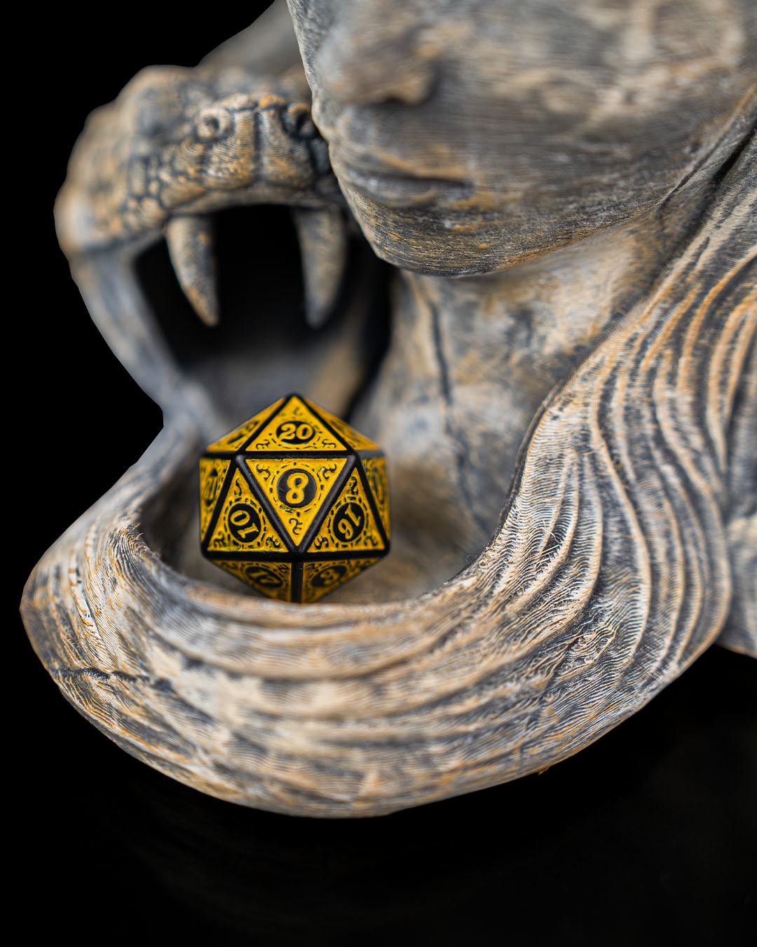 Infernal Gambit Can Holder & Dice Tower