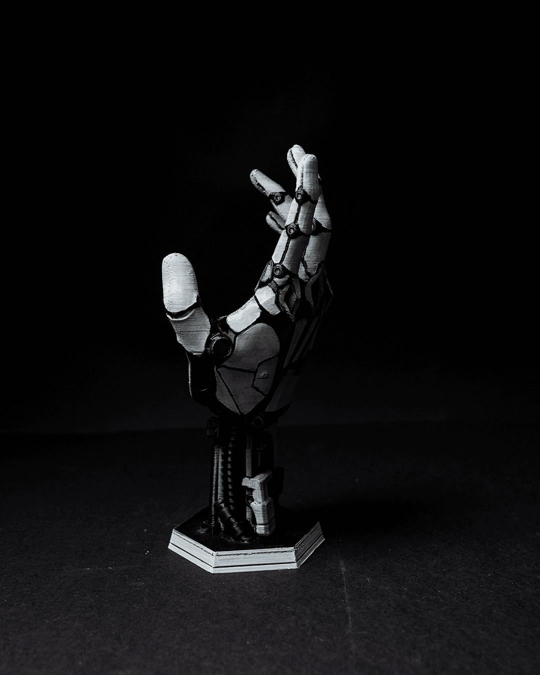 Robot Hand Controller Holder - ready for paint