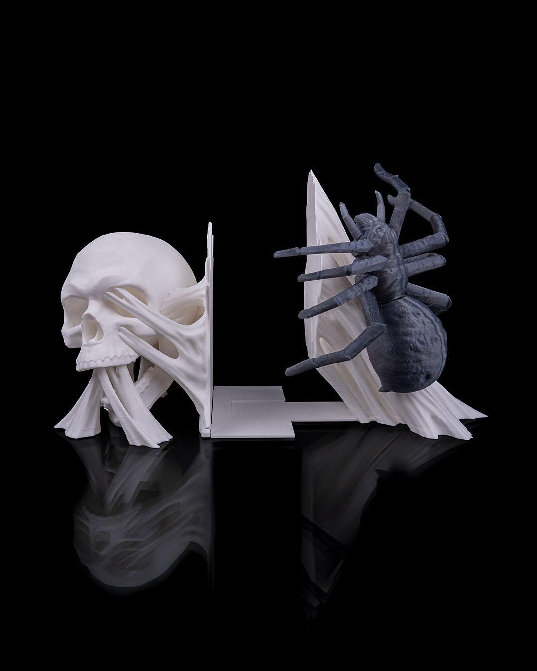 Thread of Horror Bookend