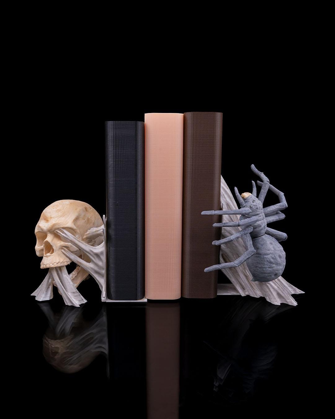 Thread of Horror Bookend