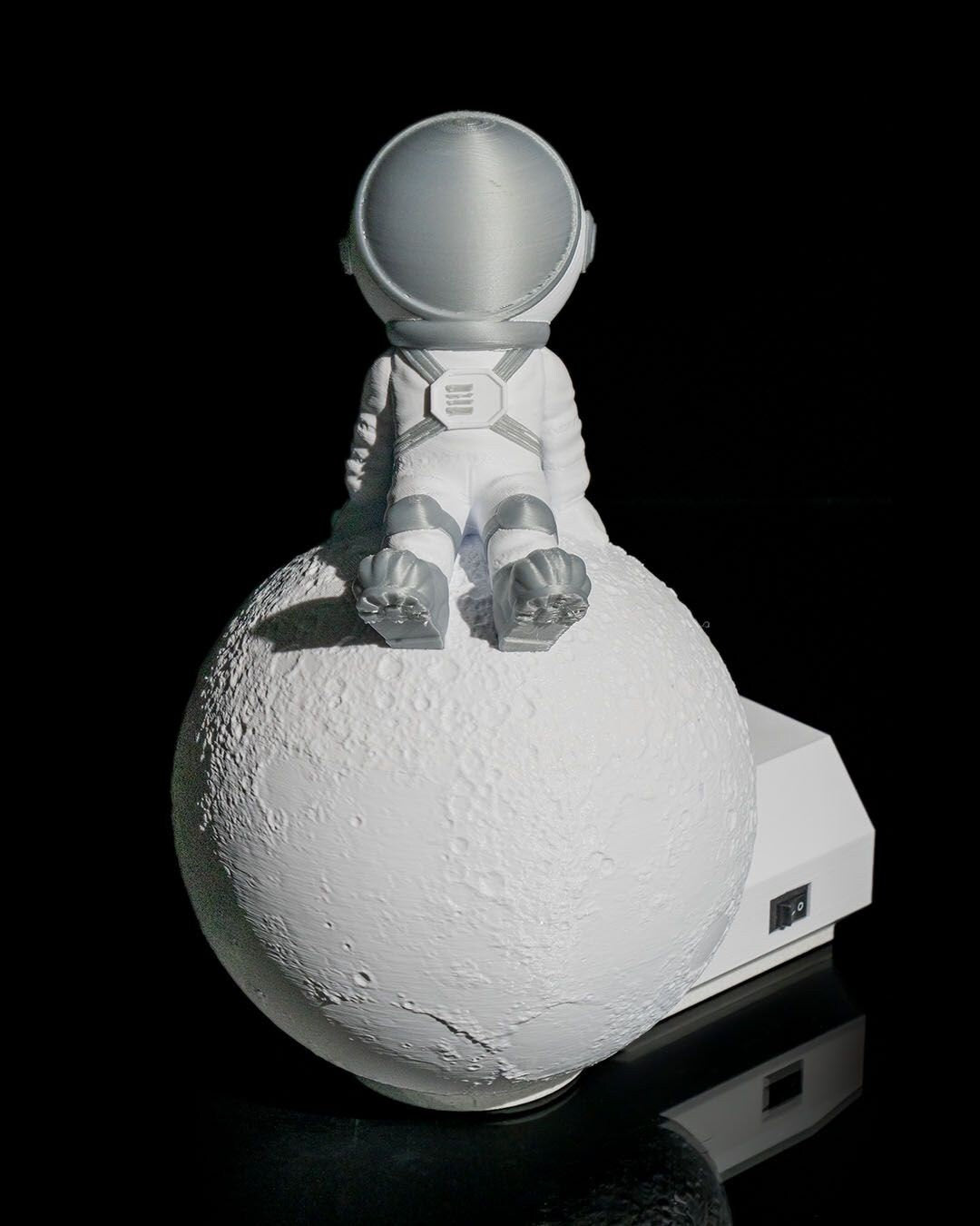 Wondering Astronaut