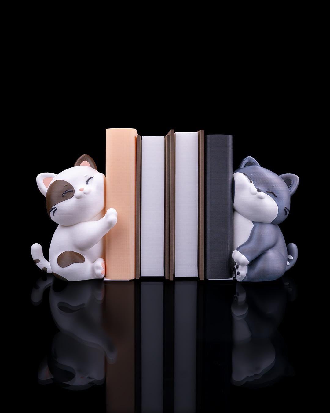Cozy Snuggles Bookend