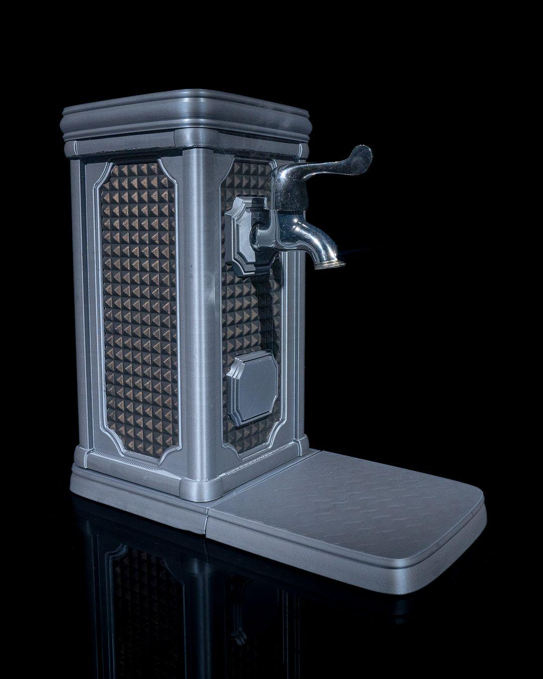 Cosmopolitan Bottle Dispenser