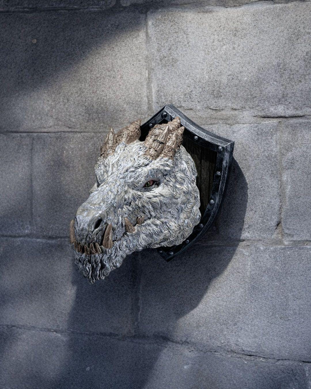 Polar Dragon Trophy - Ready for paint