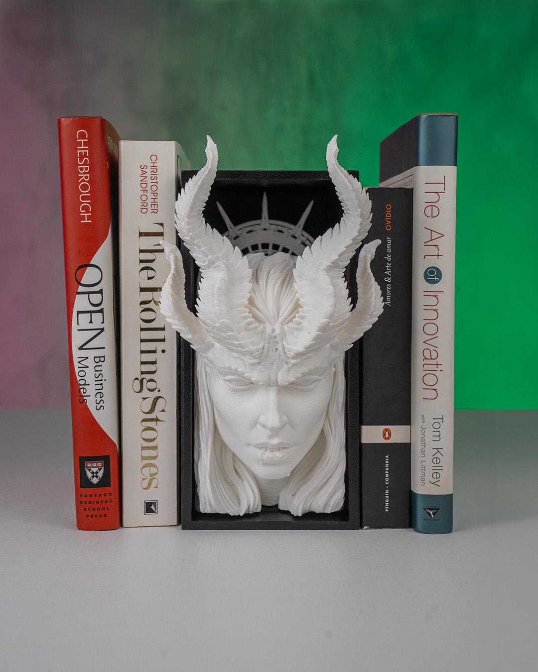 Succubus to Books Book Nook