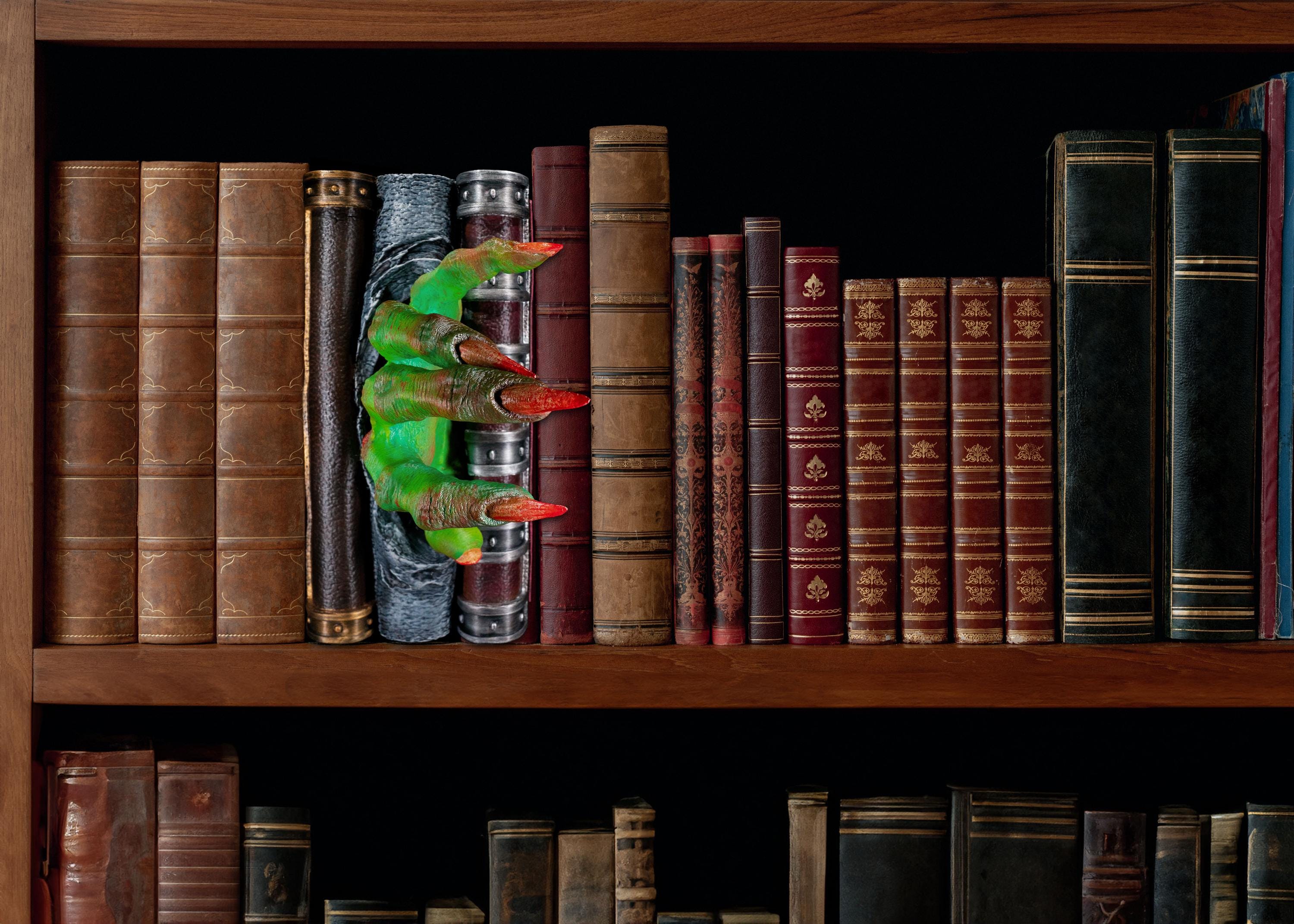 Creeping Out Book Nook