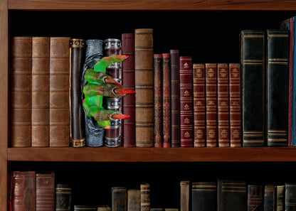 Creeping Out Book Nook
