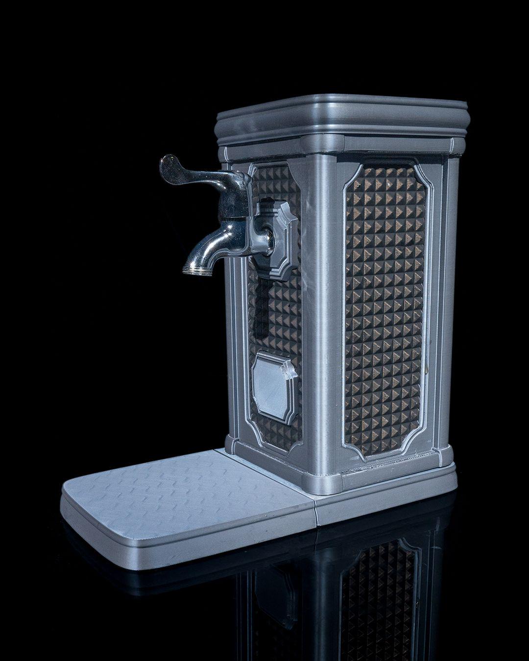 Cosmopolitan Bottle Dispenser