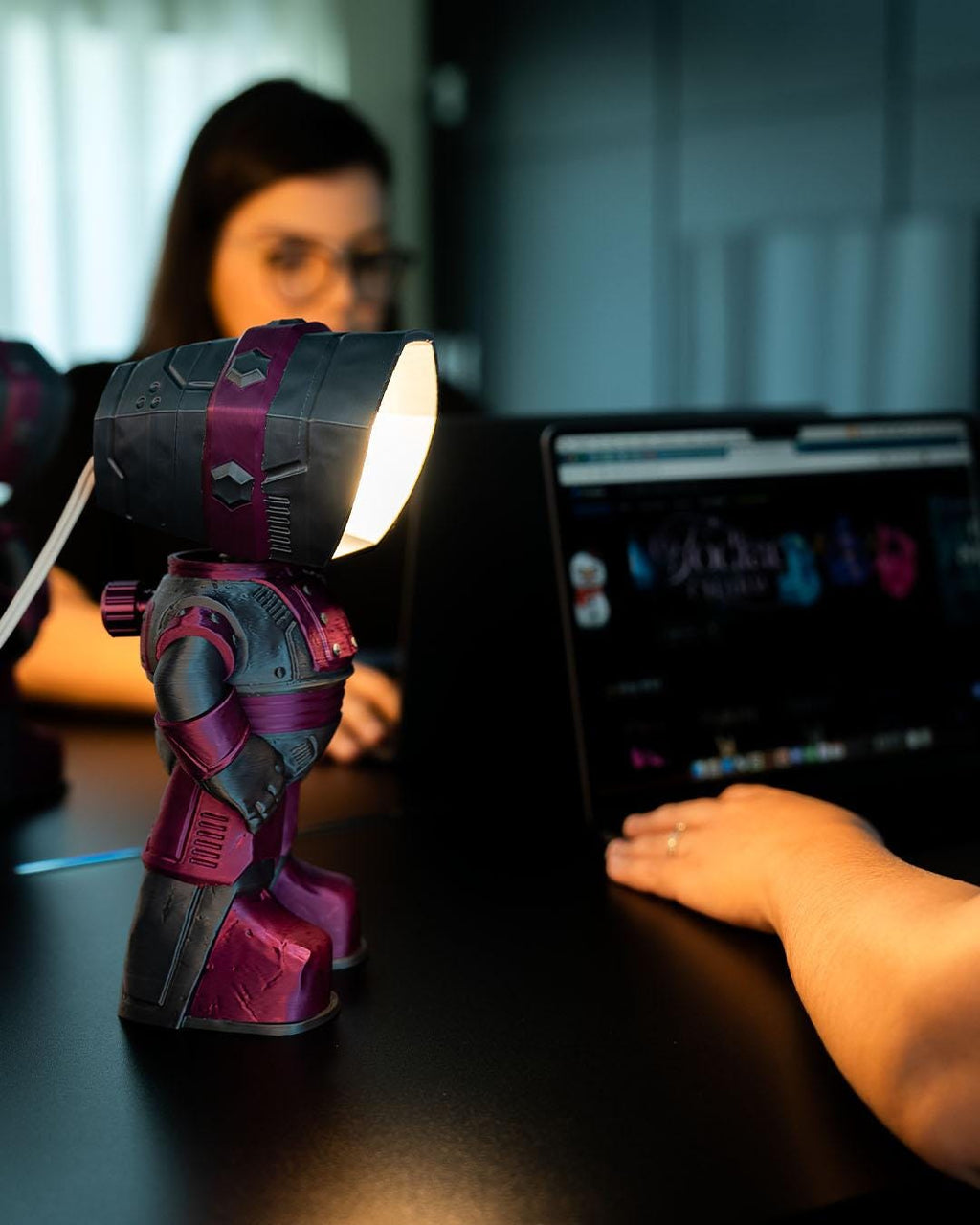 Mecha Dude - Table Lamp